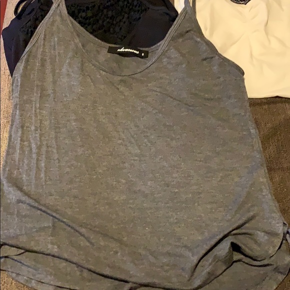 Bundle of camisoles and one of stretch leggings - Picture 3 of 5